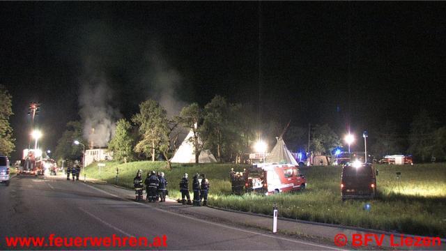 150 Mann kämpfen gegen Großbrand in Kirchenlandl