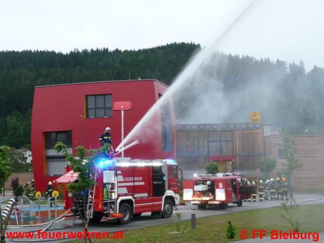 137 Feuerwehrmänner übten den Ernstfall im Campus Futura