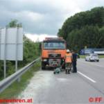 Massiver Öl-Austritt an einem LKW auf der B120a