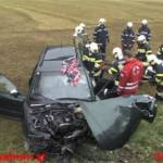 PKW gegen Brückengeländer