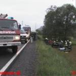 PKW gegen Brückengeländer