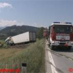 Spektakulärer Verkehrsunfall mit LKW-Zug und Harley