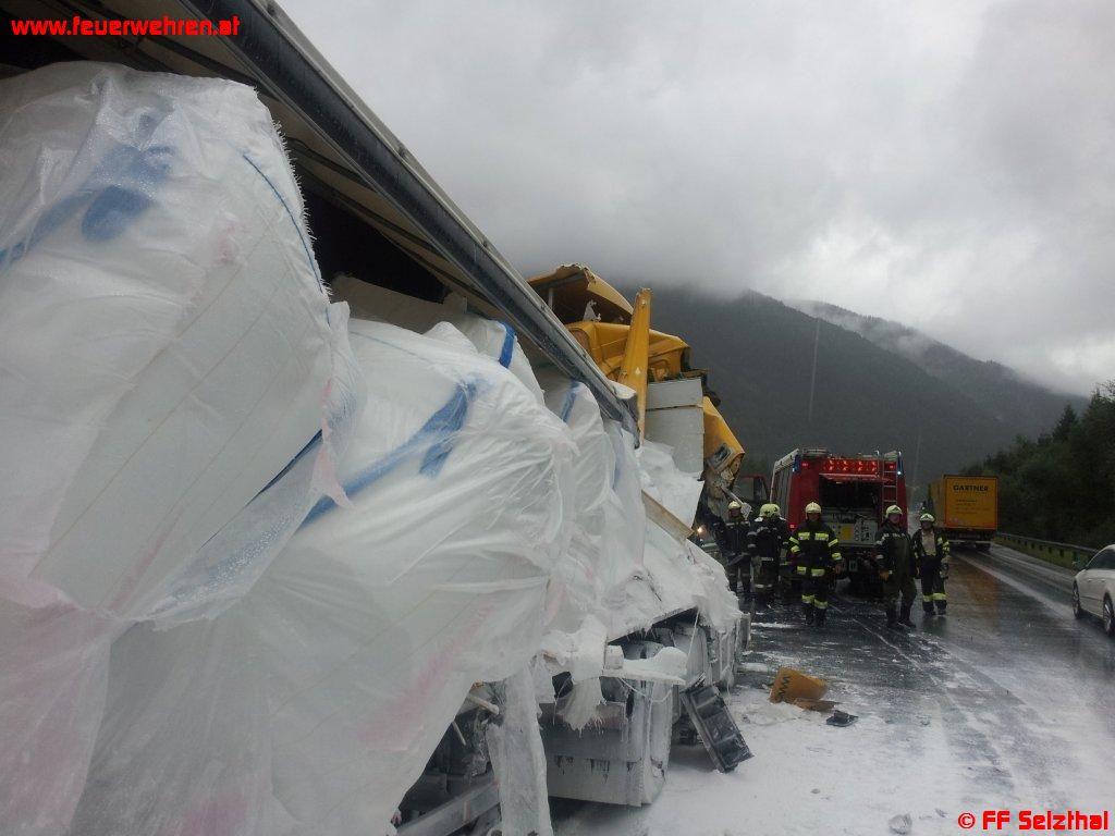 LKW-Unfall auf der A9