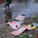 Zeitungsständer und Geldwechselautomat aus der Traun geborgen