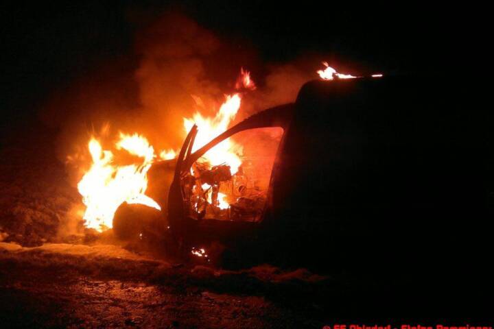 Fahrzeug in Ehrendorf ausgebrannt