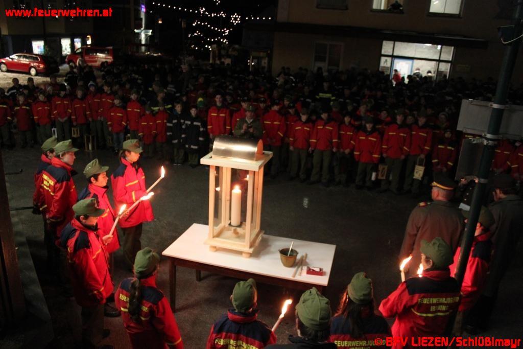 Friedenslichtaktion der Feuerwehrjugend im Bezirk Liezen