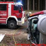 Menschenrettung nach Fahrzeugüberschlag