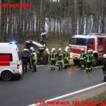 Menschenrettung nach Fahrzeugüberschlag