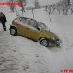 Feuerwehr Weistrach: PKW fuhr in Straßengraben
