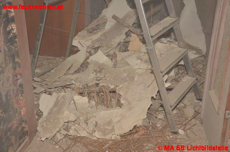 BF Wien: Abgestürzter Bauarbeiter