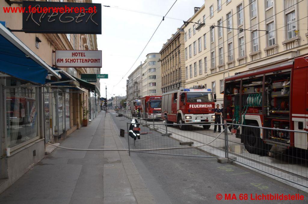 BF Wien: Zimmerbrand im Dachgeschoss