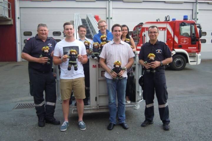 FF Leoben-Stadt: Überreichung Traumabären durch Rotaract Club Leoben