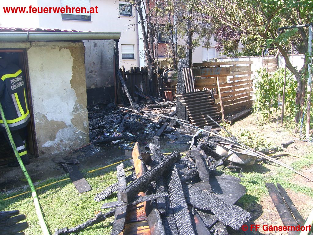 FF Gänserndorf: Schuppenbrand in Gänserndorf-Stadt