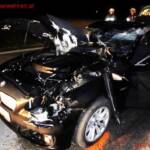 FF Weistrach: PKW fährt bei voller Fahrt in LKW Kranstütze