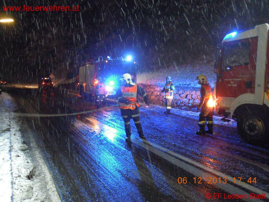 FF Leoben-Stadt: Fahrzeugbergung Häuselberg