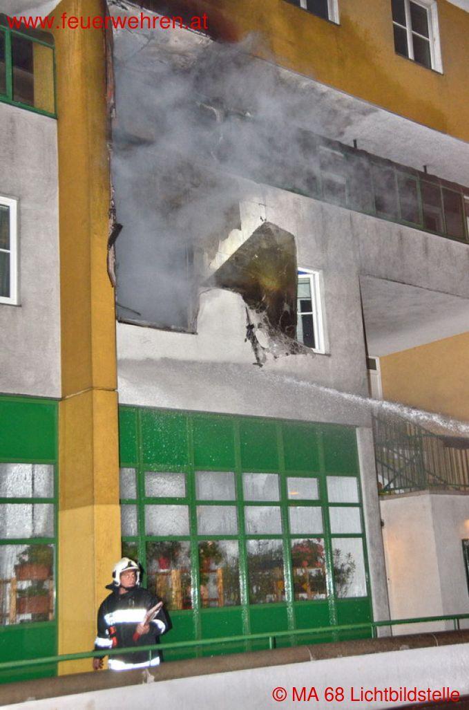 BF Wien: Zimmervollbrand – Alarmstufe 2