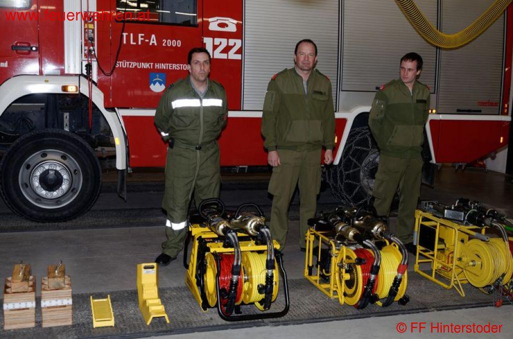 FF Hinterstoder: Austausch des hydraulischen Rettungsgerätes