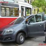 BF Wien: Pkw gegen Straßenbahn