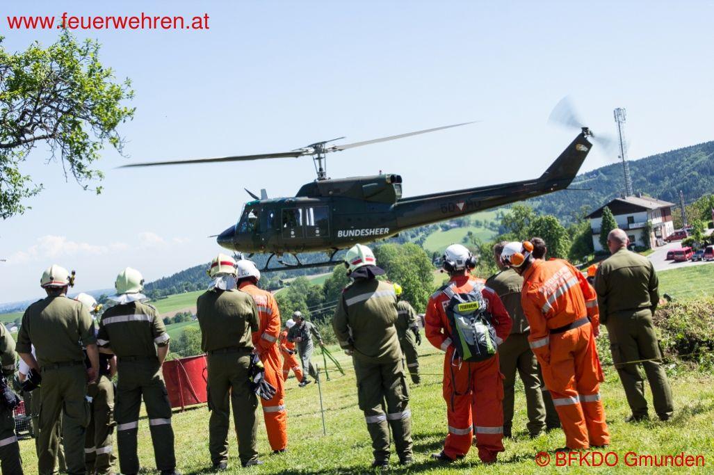 BFKDO Gmunden: Waldbrandlehrgang mit Bundesheer in Gschwandt