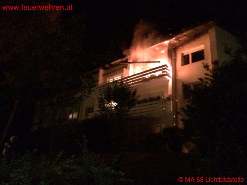 BF Wien: Balkonbrand in Wien Hernals