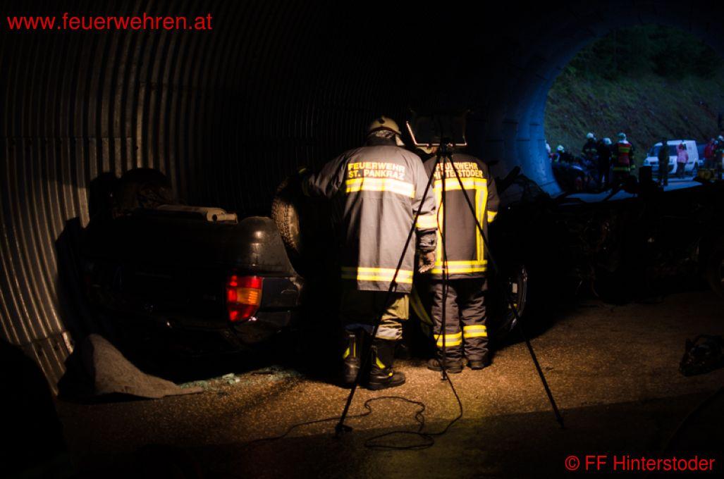 FF Hinterstoder: Verkehrsunfall auf der Höss Bergstraße