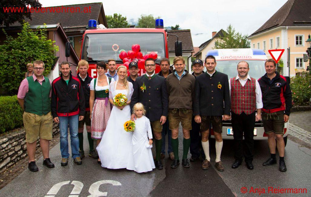 BFV Liezen: Erste Feuerwehrhochzeit bei der FF Gröbming