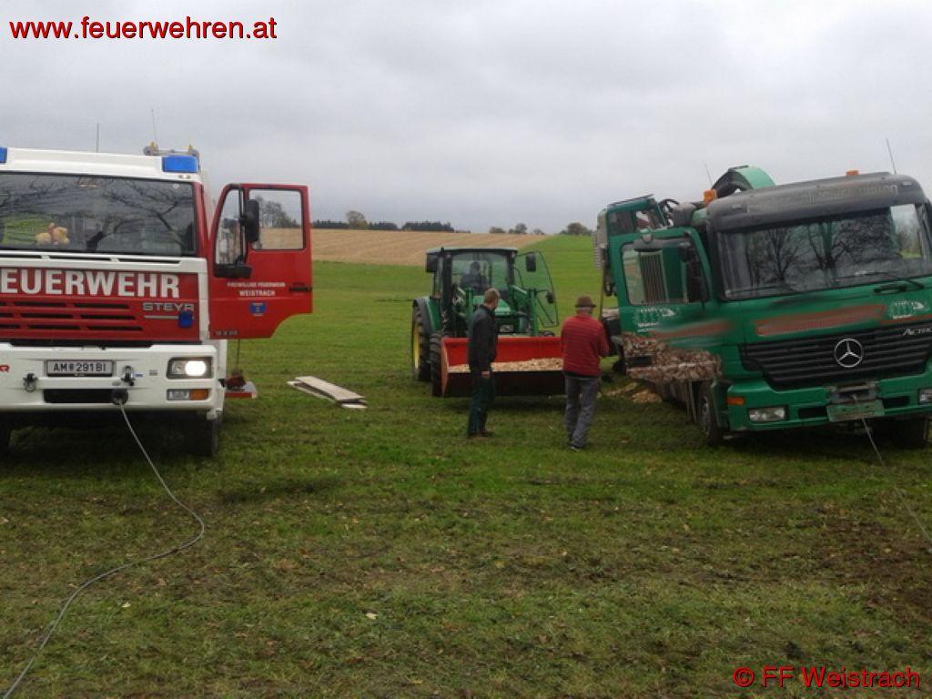 FF Weistrach: 30 Tonnen Holzhacker Bergung