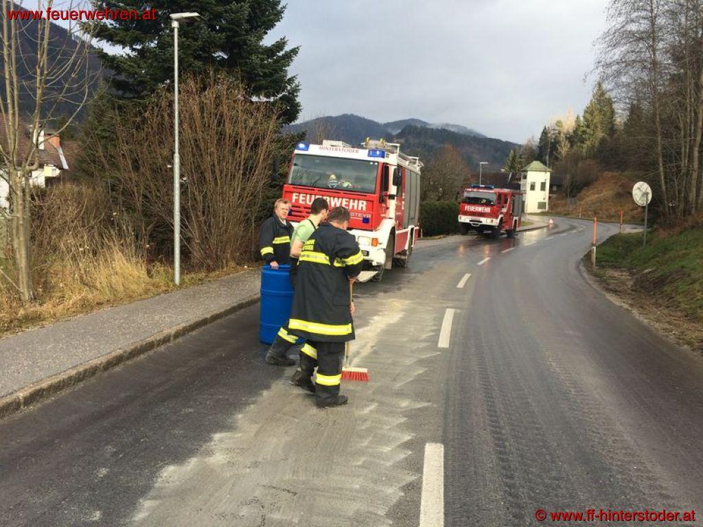 FF Hinterstoder: Feuerwehreinsatz wegen überfülltem Heizöltank