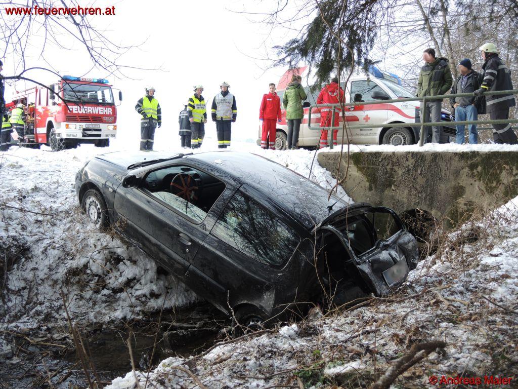 BFVDL: Verkehrsunfall am Silvestertag