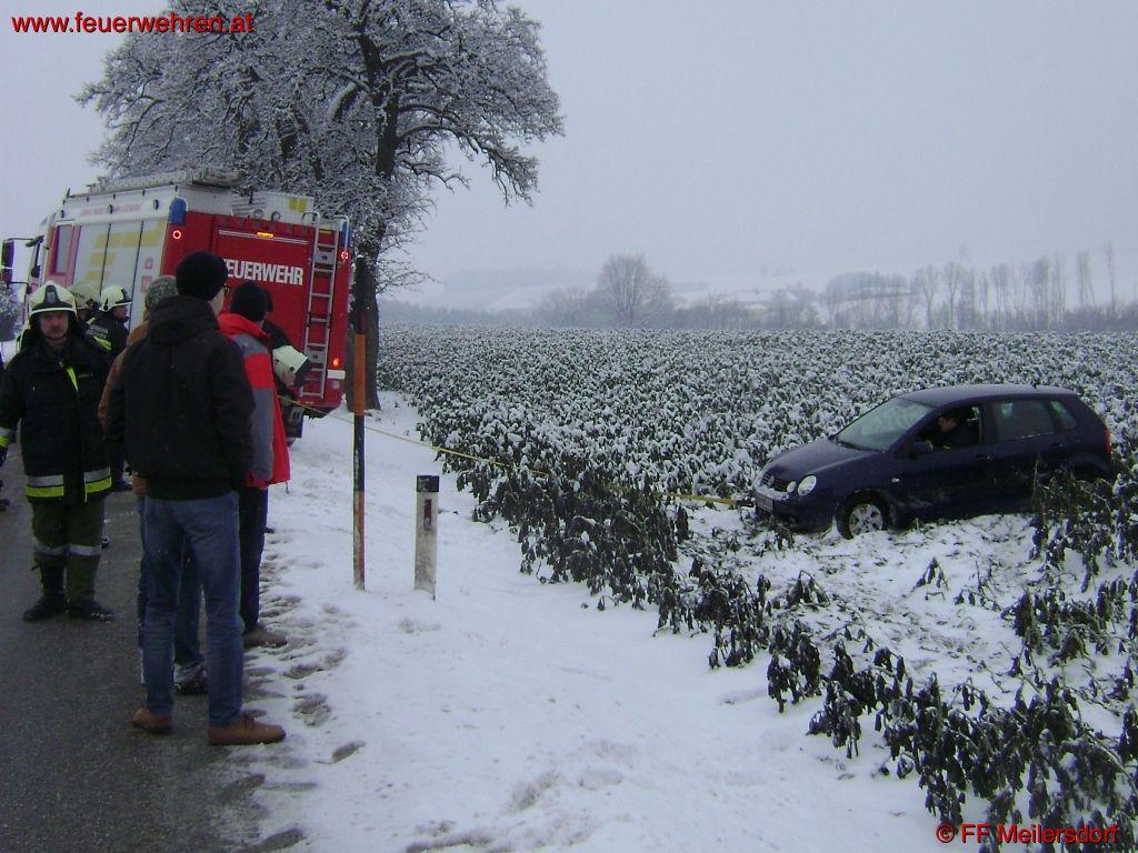 FF Meilersdorf: Fahrzeugbergung auf der L6267