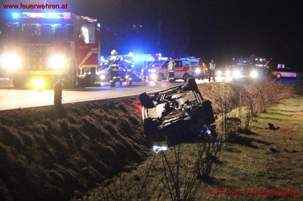BFVDL: Auto überschlägt sich nach Kollision in Wies