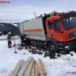 FF Weistrach: Müllwagen abgerutscht und stecken geblieben 3 FF Weistrach
