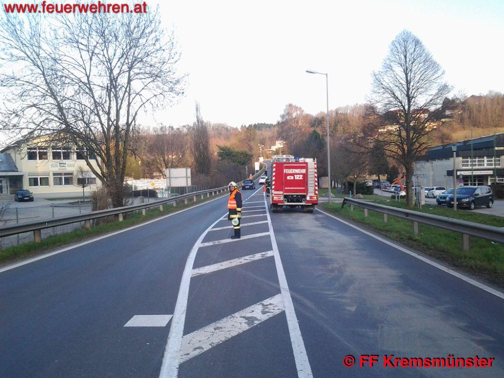 FF Kremsmünster: Drei Feuerwehren bei 7,1 km langer Ölspur