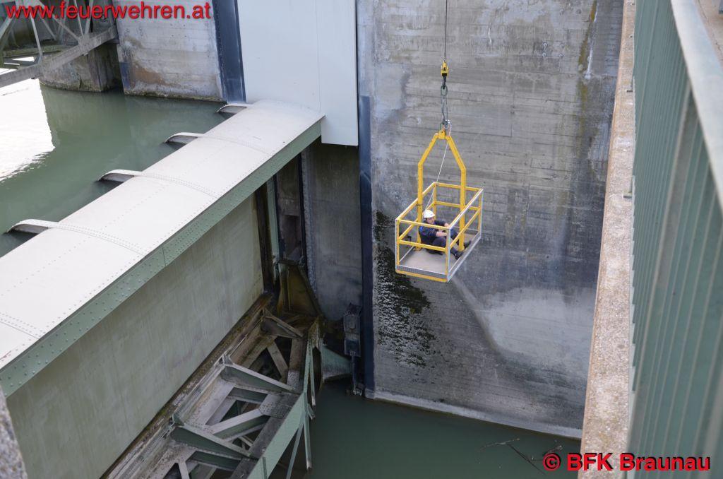 BFK Braunau: Länderübergreifende Feuerwehrübung Kraftwerk Frauenstein