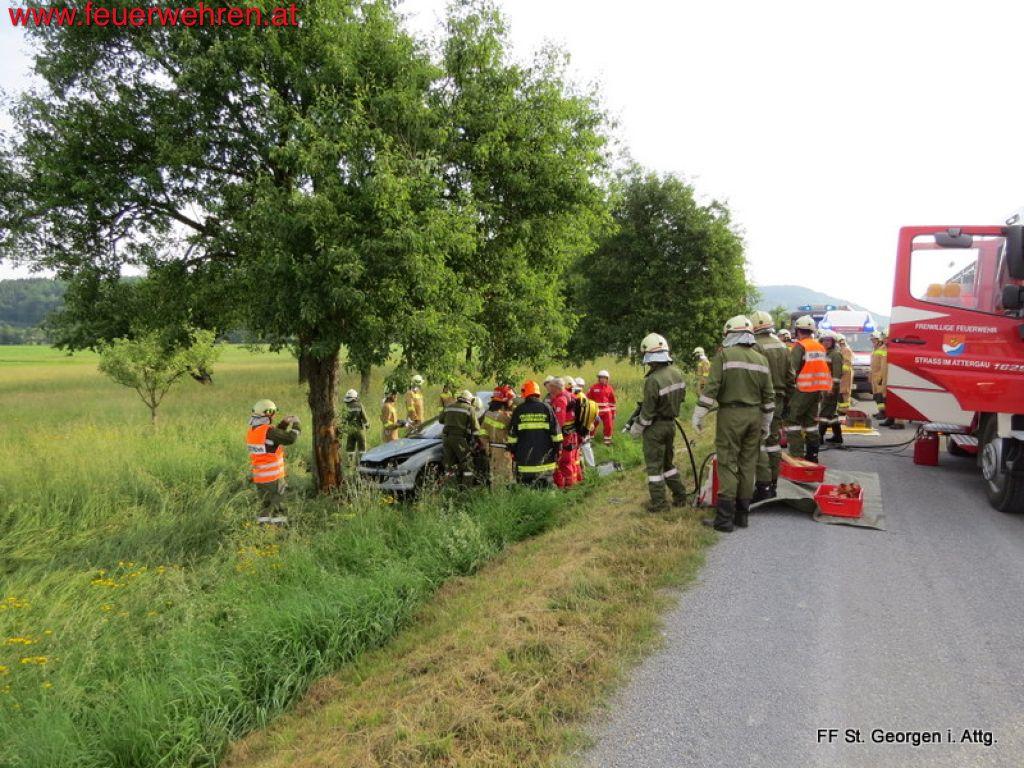 FF St. Georgen i.A.: Verkehrsunfall Oberwanger Landesstraße