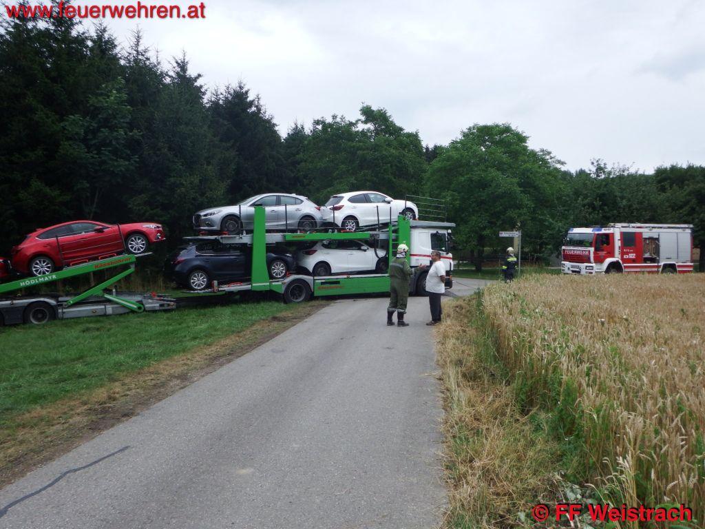 FF Weistrach: Autotransporter Bergung