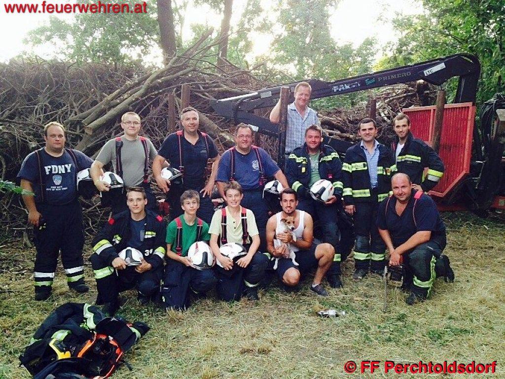 FF Perchtoldsdorf: Rettung einer Hundemama