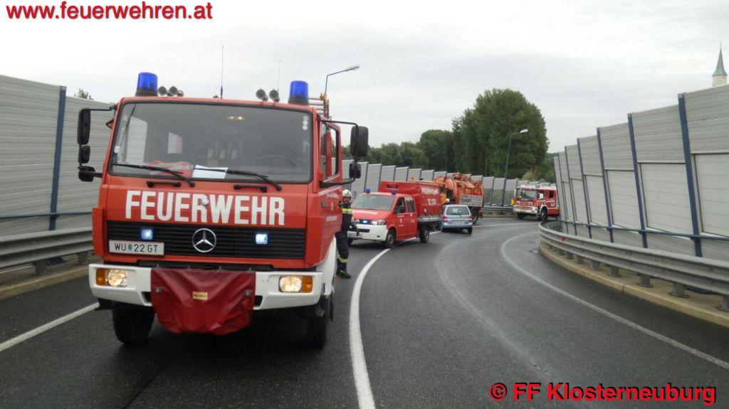 FF Klosterneuburg: Verkehrsunfall mit Personenschaden auf der Umfahrung