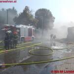 BF Wien: Ladegut vollständig vom Brand erfasst