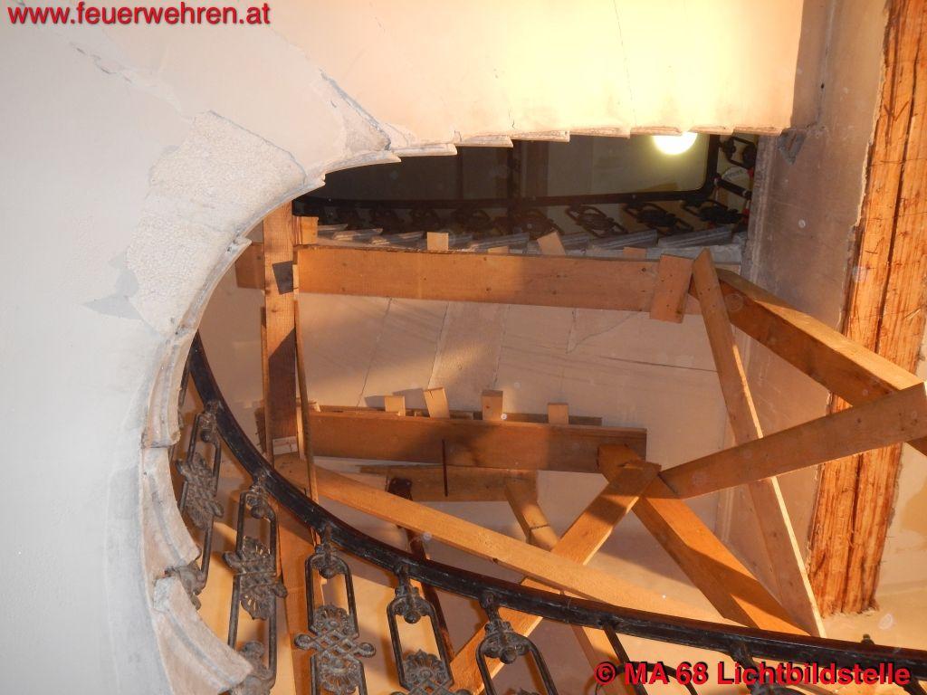 BF Wien: Einsturzgefährdete Stiege