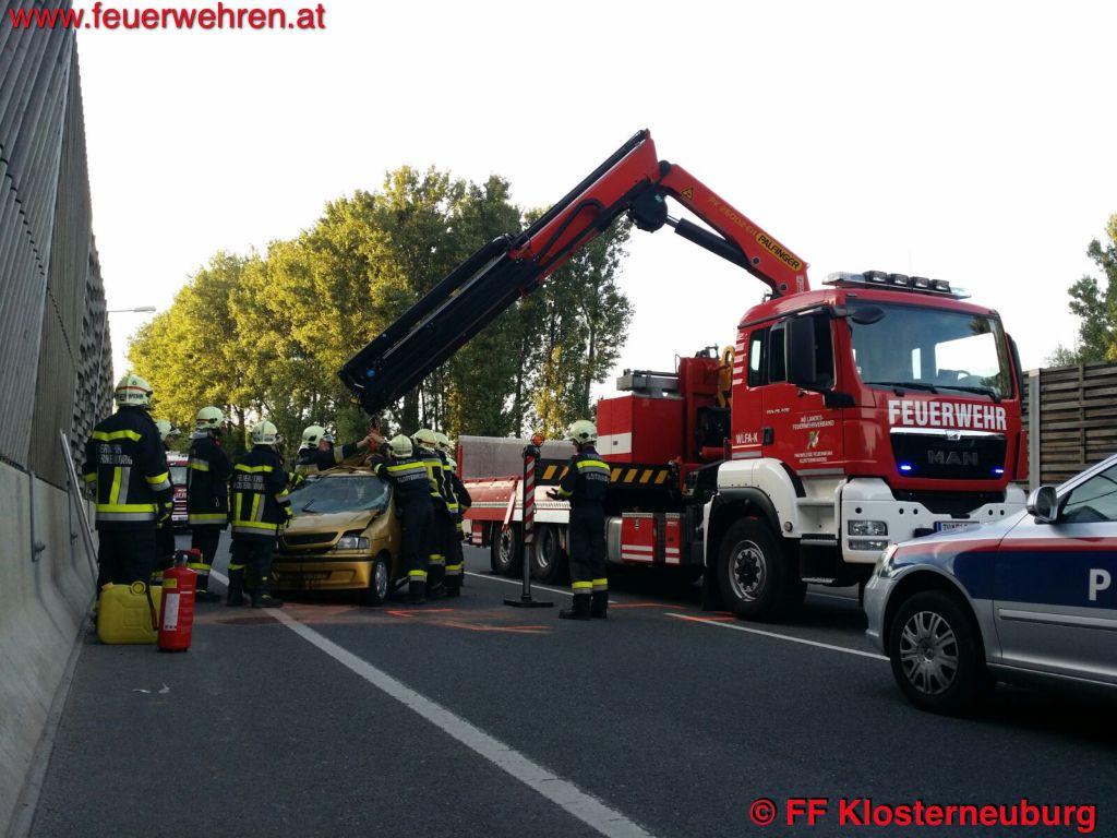 FF Klosterneuburg: Fahrzeugbrand entpuppte sich als Verkehrsunfall