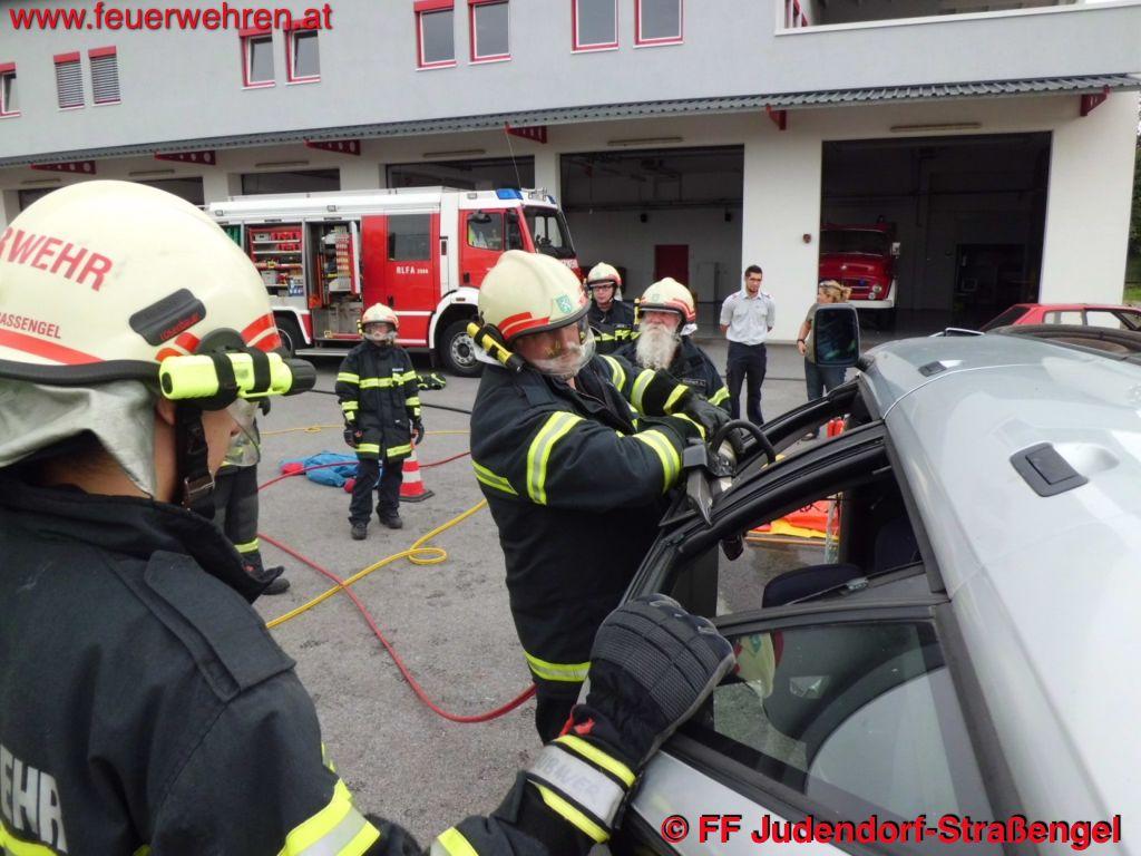 FF Judendorf-Straßengel: Trainingstag mit dem Schwerpunkt Verkehrsunfälle