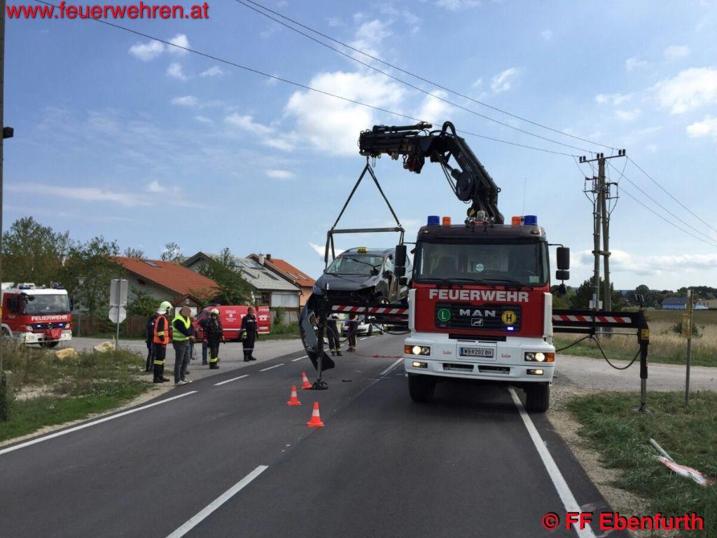 FF Ebenfurth: Fahrzeugbergung nach VU