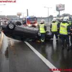 BF Wien: Fahrzeugüberschlag auf der Südost-Tangente