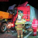 FF St. Georgen i.A.: Schwerer LKW Unfall