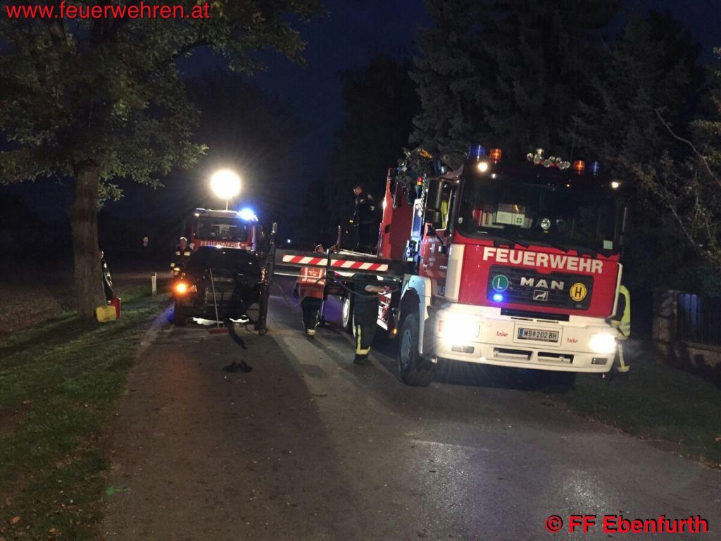 FF Ebenfurth: Unterstützung der FF Siegersdorf nach VU