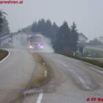 FF Weistrach: 200 Meter Güllespur auf der Landesstraße 85