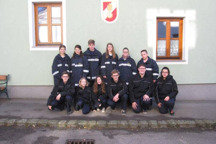 FF Pettendorf: Feuerwehrjugend sammelte Geld für Licht ins Dunkel