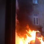 BF Wien: Sperrmüll in Brand geraten