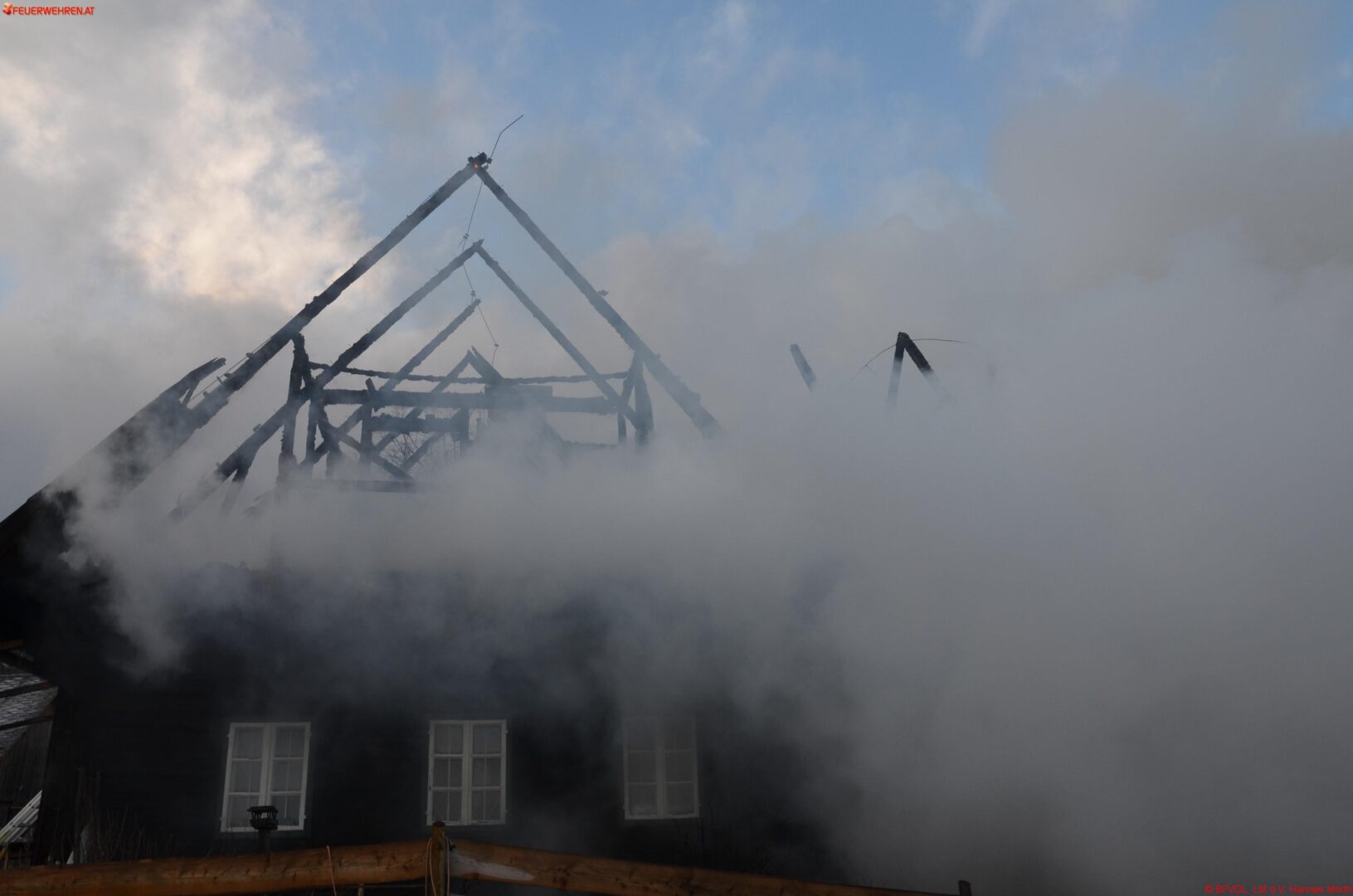 BFVDL: Forsthaus in Trahütten stand in Vollbrand